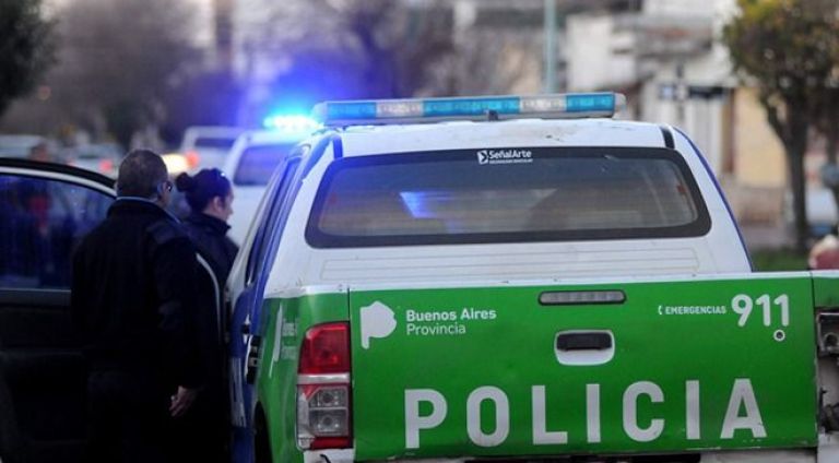 Robaron 15 mil pesos en una vivienda tras romper un alambrado perimetral