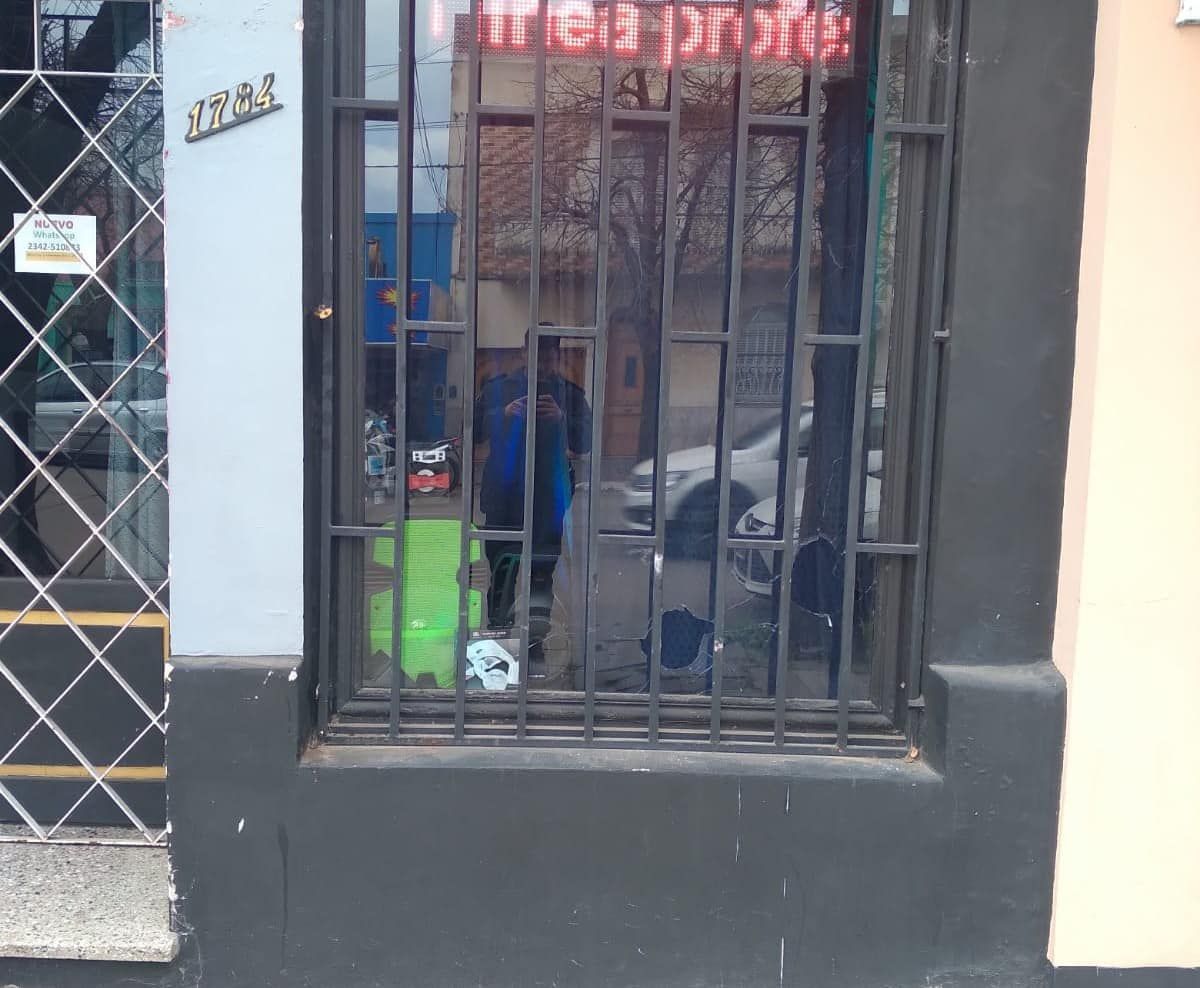Daños en un comercio céntrico