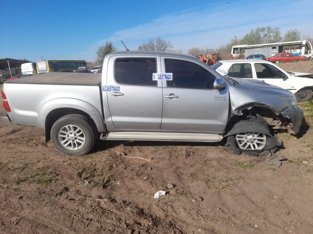 Chocó a un auto estacionado, previamente evadió operativo de tránsito en acceso Elizondo