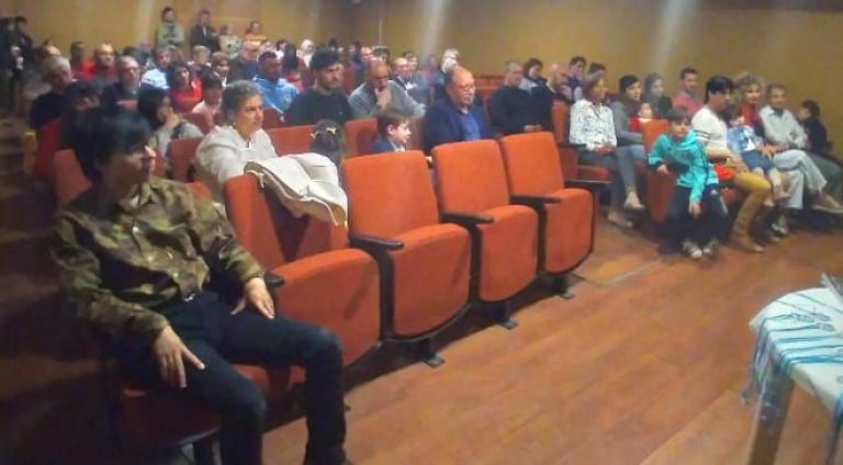 "Maquinita" Palavecino presentó su libro "Los cracks de fútbol bragadense"