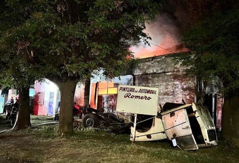 Cómo trabajó Bomberos en el incendio de los talleres