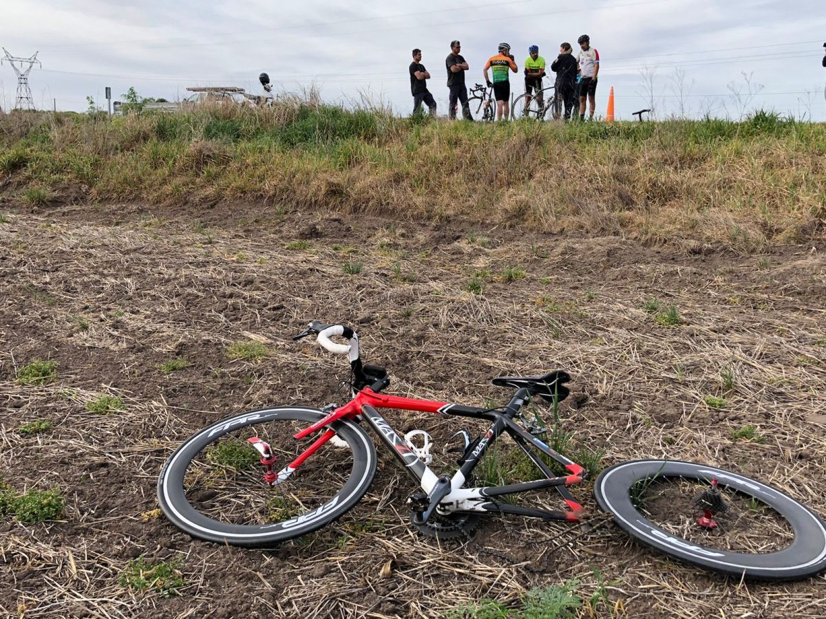 Grave accidente en Ruta 46: Una camioneta embistió a un ciclista