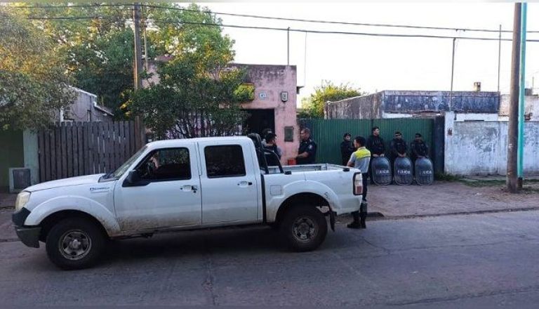 En Chacabuco realizan allanamientos y secuestran motos