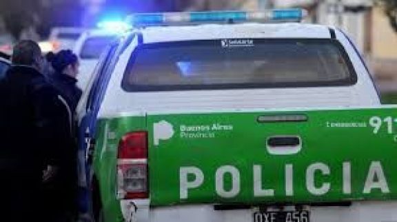Le sustrajeron la billetera cuando intentó ayudar a una persona