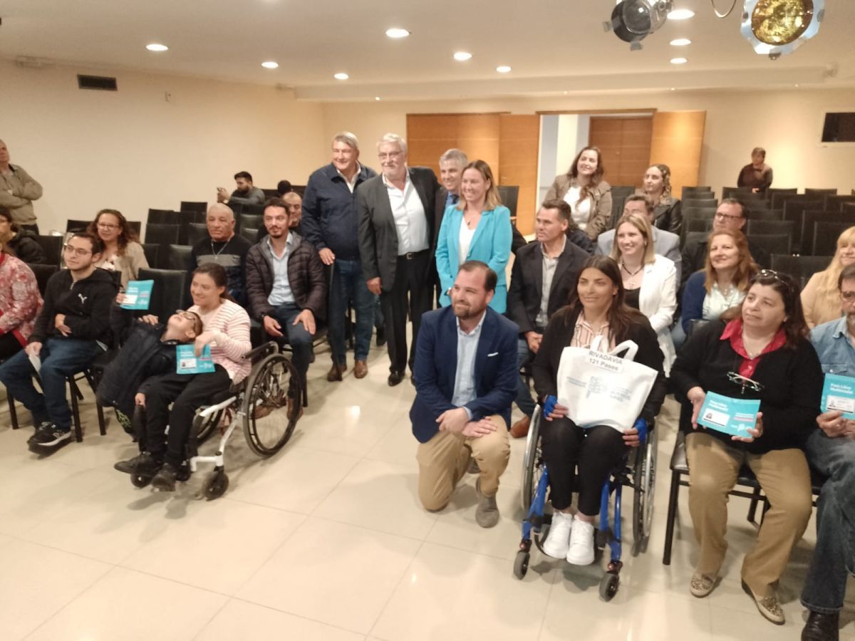Se entregaron pases libres a personas con discapacidad y trasplantados 