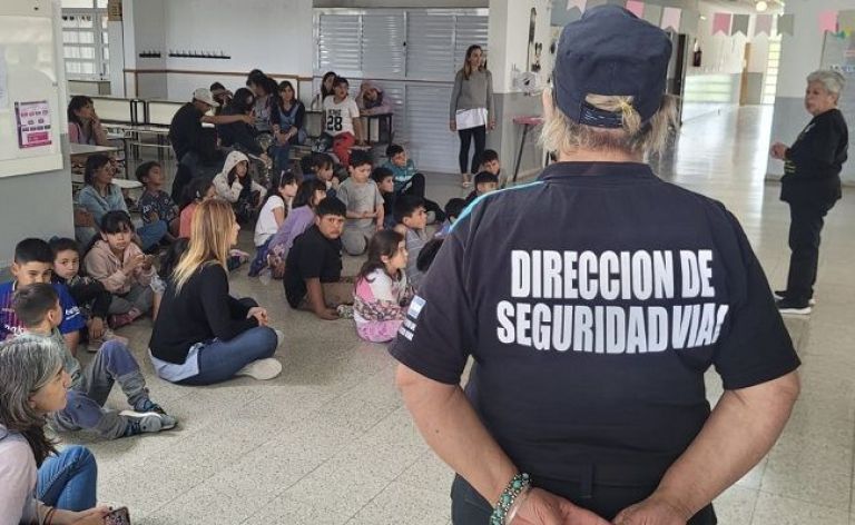 Tránsito: siguen las capacitaciones en establecimientos educativos