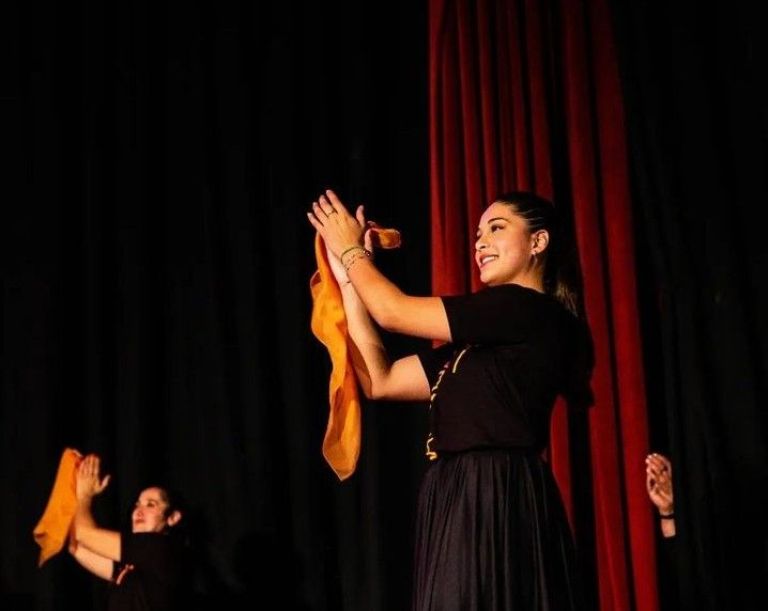 Bailarina bragadense se destaca en el ballet folclórico de Villa María