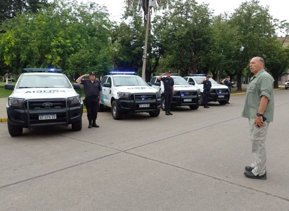 Berni pasó por Bragado y entregó los 14 patrulleros prometidos