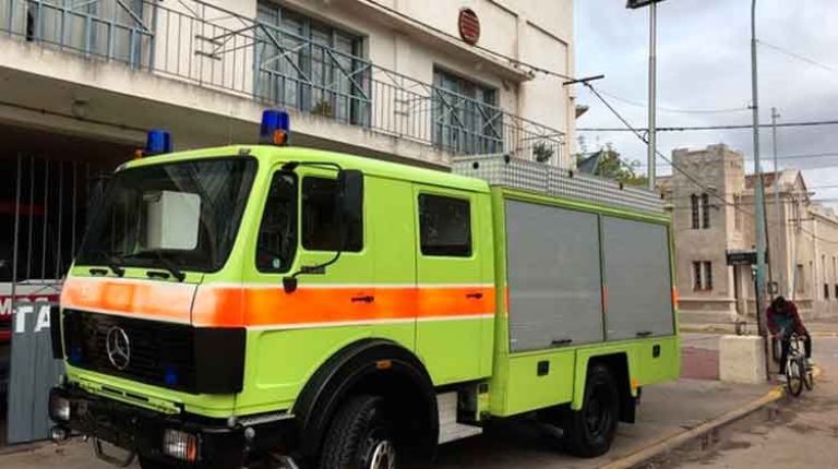 Incendio vehicular en el camino a Warnes 