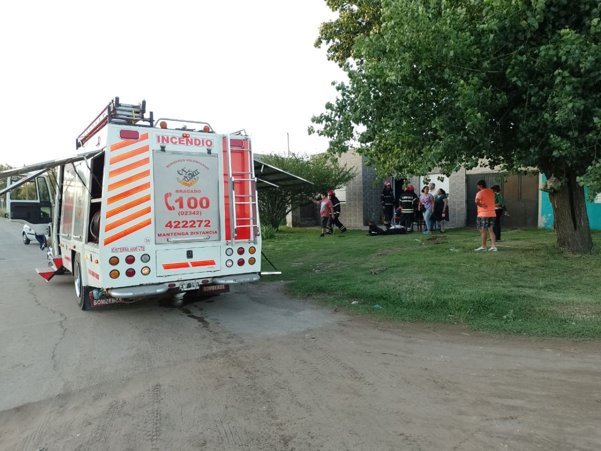 Se incendió el cielorraso de una vivienda por un cortocircuito eléctrico