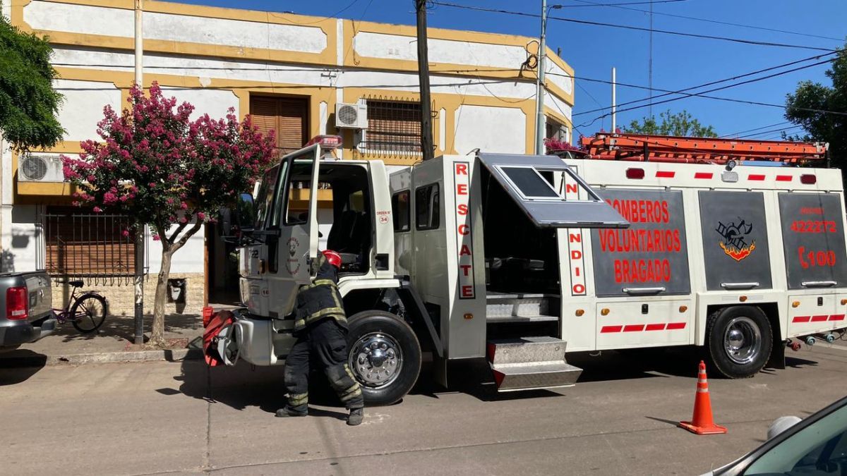 Principio de incendio por el desperfecto de un termotanque