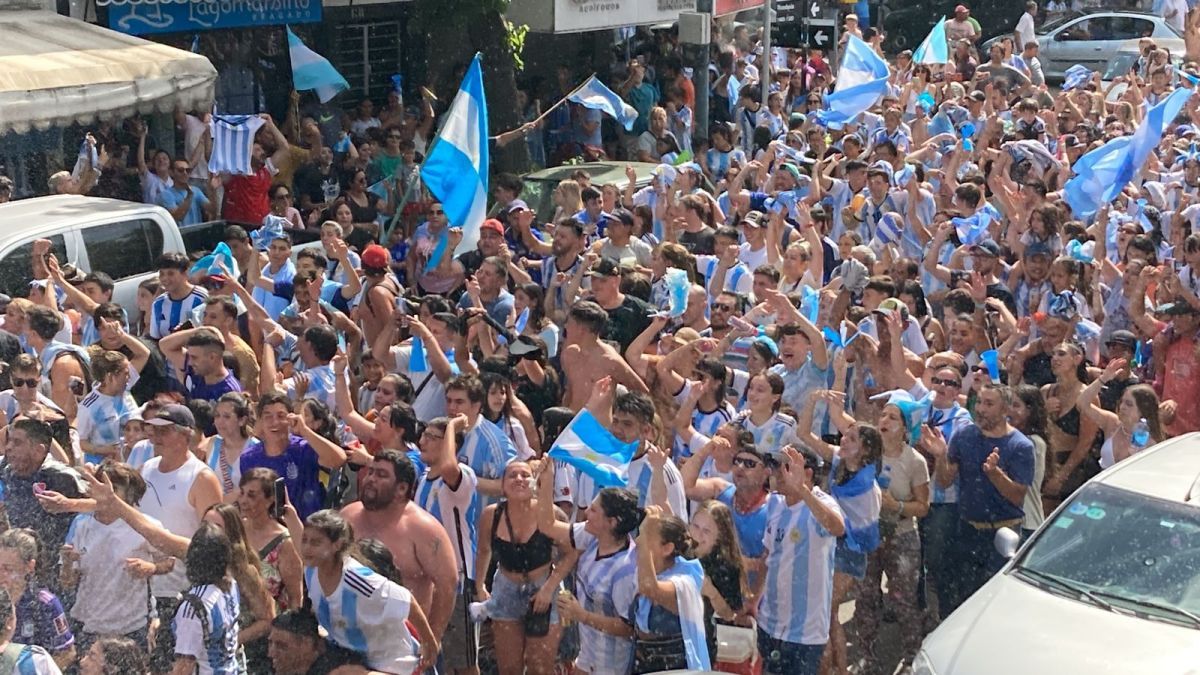 Multitudinario festejo en Bragado: ¡Argentina es campeón del mundo!