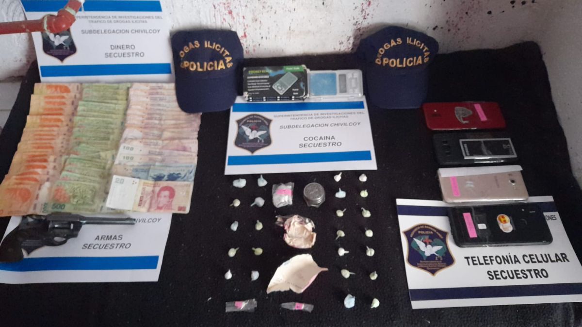 Dos allanamientos en el FONAVI II: secuestraron un arma de fuego, cocaína y hay aprehendidos