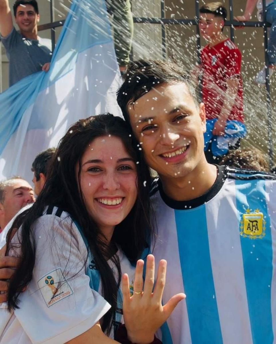 Llegó el momento de cumplir: Le prometió casamiento si ganaba Argentina, y así fue