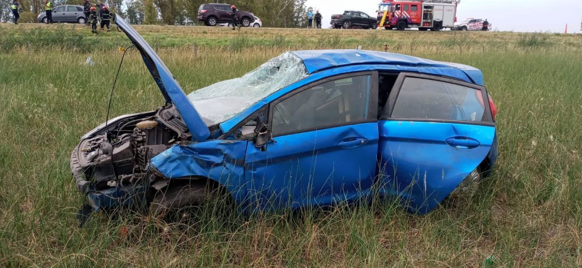Despiste de un auto en la Ruta 5: tres personas hospitalizadas