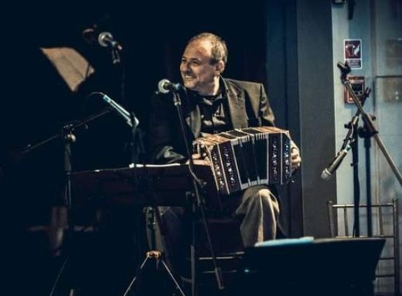 El regreso de “Tito” Cuellas, un bandoneonista que llegó lejos y siempre va por más
