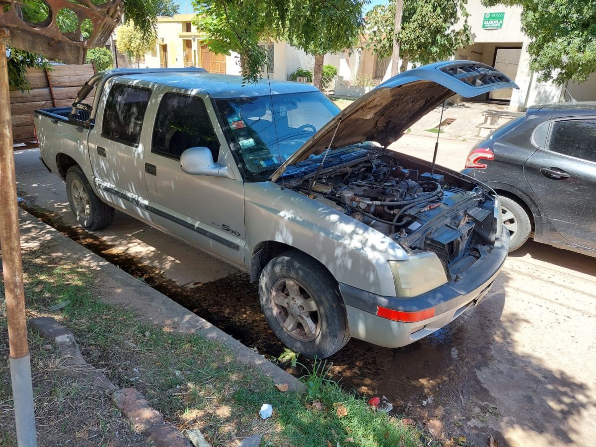 Principio de incendio en una camioneta