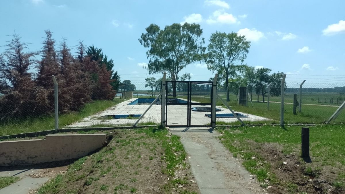El abandono de la pileta del Parque Lacunario, algo que muchos lamentan