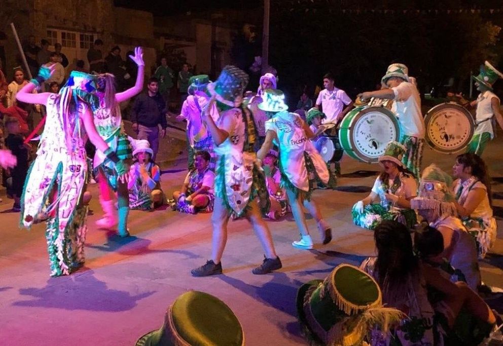 Se viene una noche de carnaval con folclore y murga 