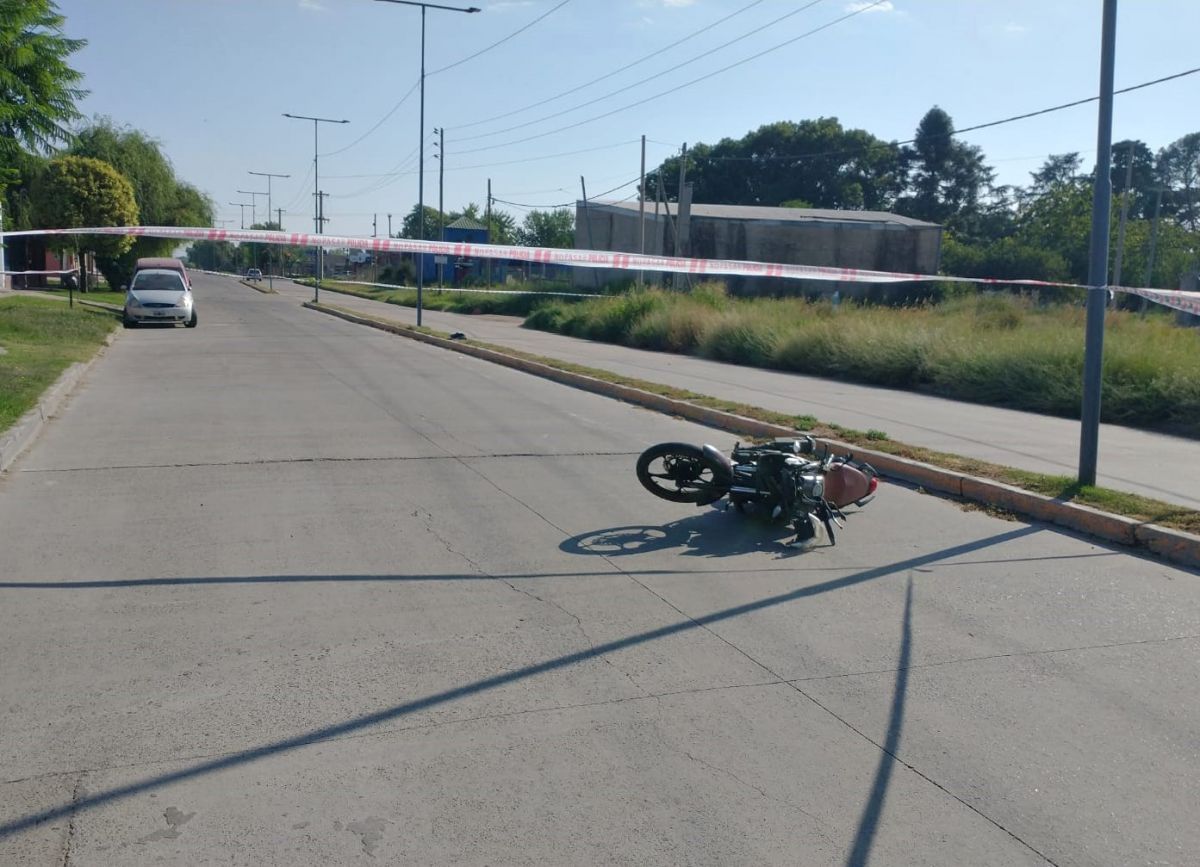 Otra tragedia: murió un Joven de 22 años tras caerse de su moto