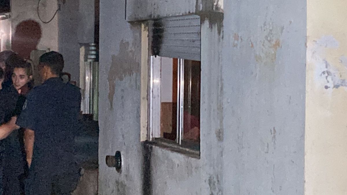 Incendio habitacional en Pueblo Nuevo: sospechan que fue intencional