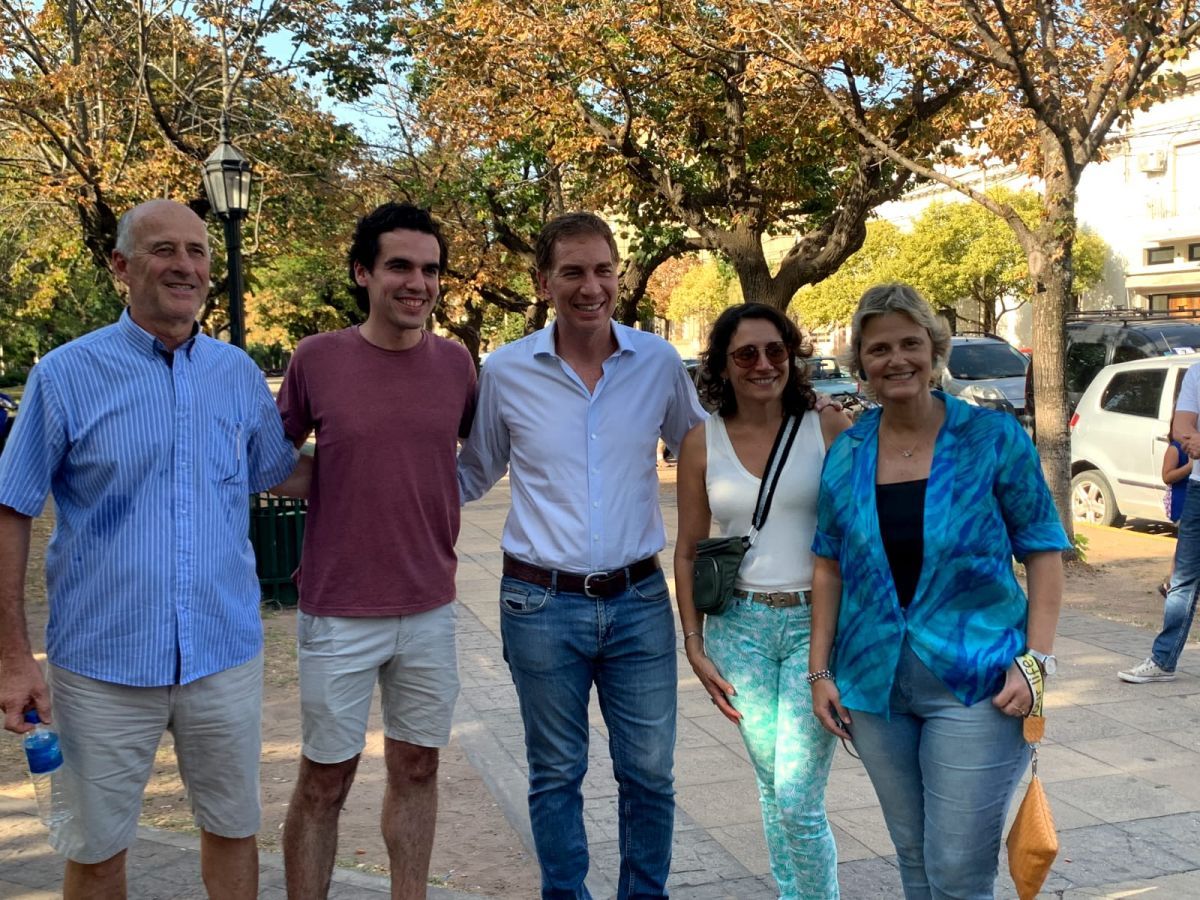 Diego Santilli visitó Bragado y disfrutó la Doble junto a vecinos