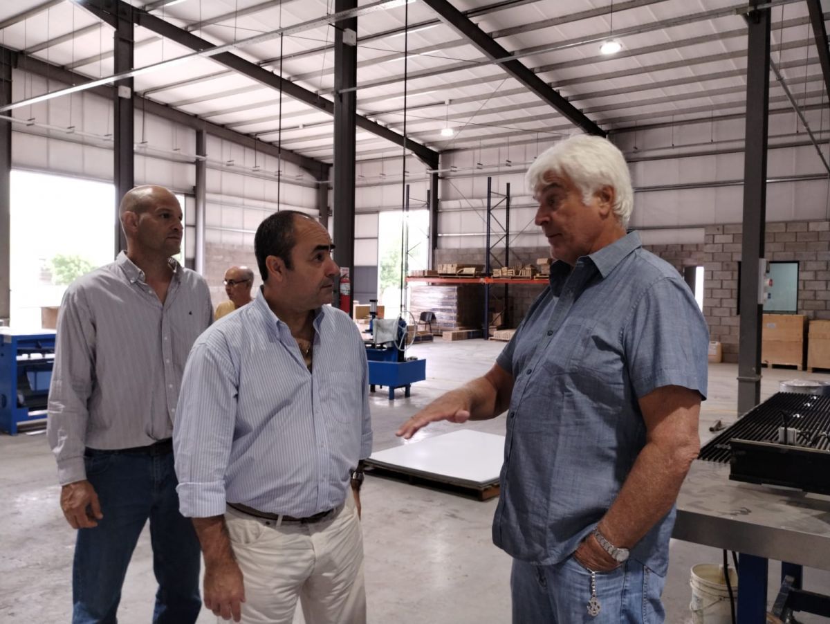 ´Chapu´ Fernández: "hay que ayudar a las empresas de Bragado a potenciar su producción"