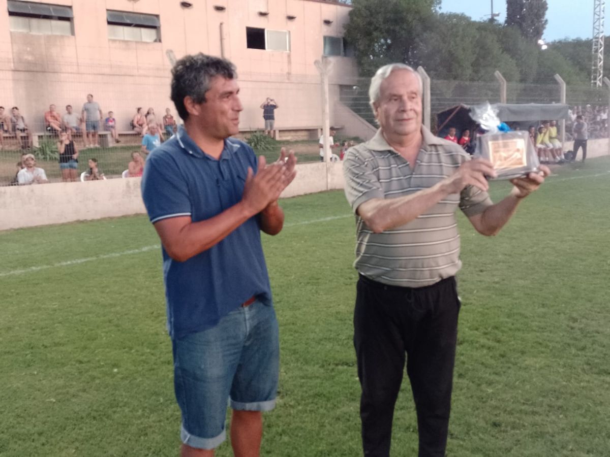 Fútbol local: Comenzó el Torneo de Primera División "Raúl Avendaño"