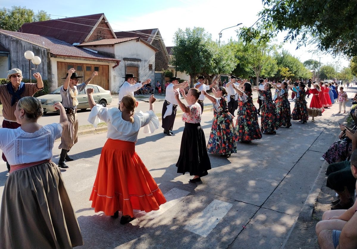 Mechita vive su Fiesta del Ferroviario con mucho público: hoy se presentarán “Los Campedrinos” 
