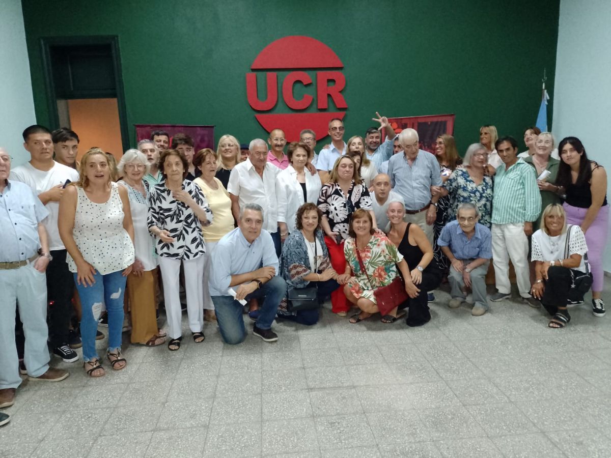 Reconocimiento para Ernesto Figueras y Ana María Posadasa por su militancia radical
