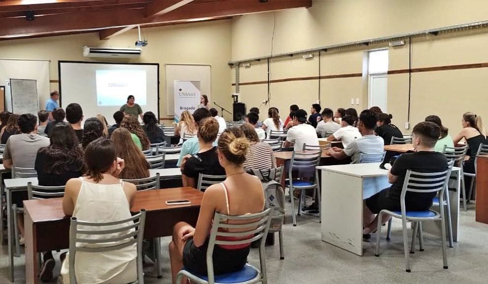 Reunión informativa para estudiantes que inician la modalidad UBA XXI