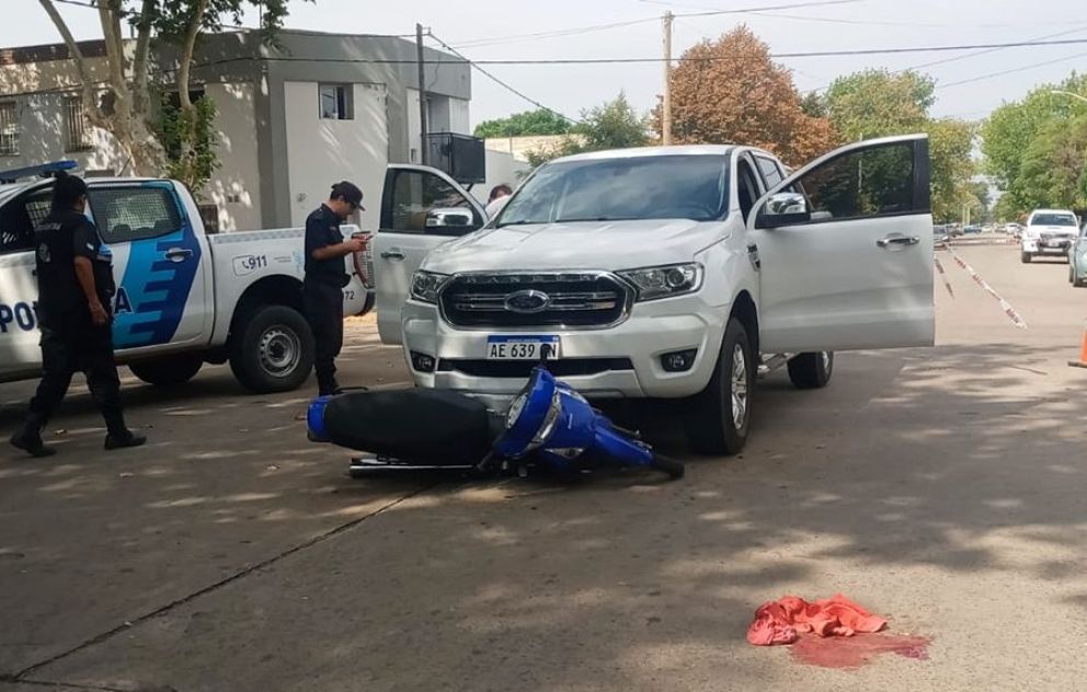 Chocaron una moto y una camioneta en General Paz y El Pampero