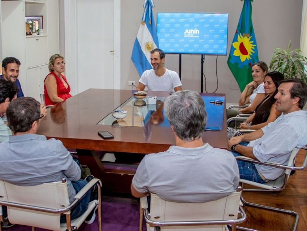 Carla Bruno visitó Junín y sumó elogios por su actividad política