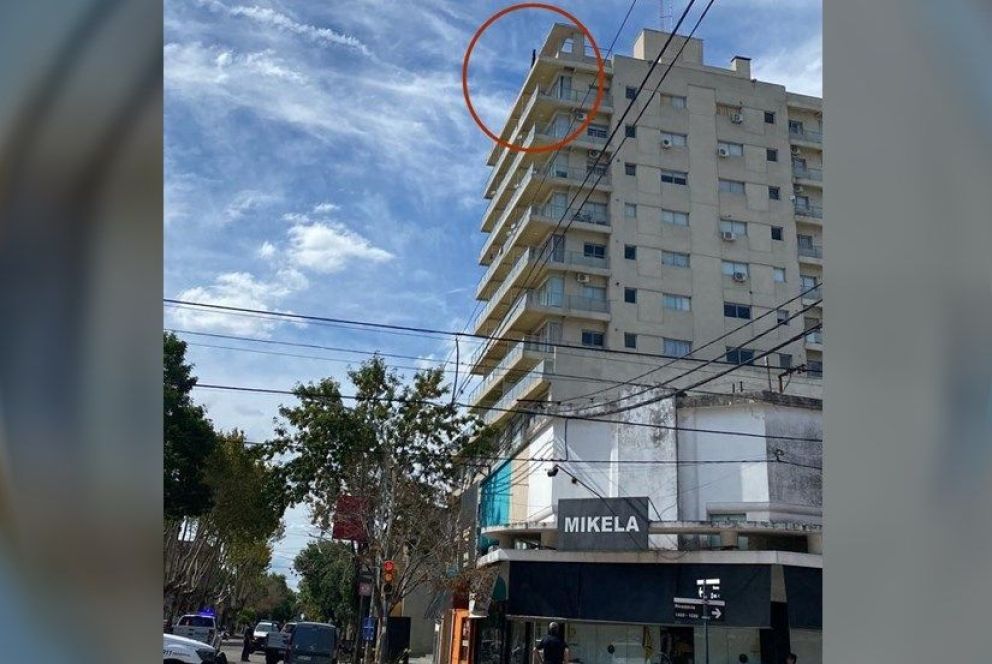 Una joven intentó arrojarse al vacío desde la Torre Macú