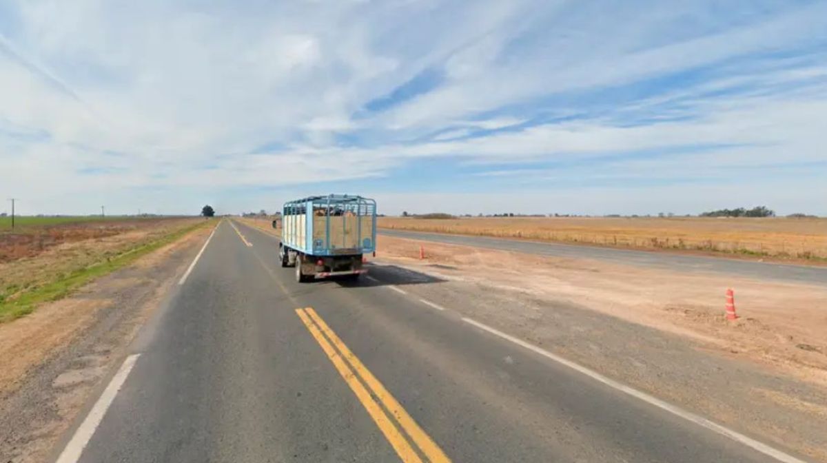 Volcó un camión en la Autovía 7, entre Junín y Chacabuco