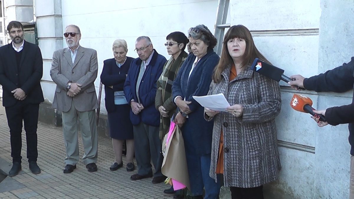 Homenajearon a docentes y estudiantes fallecidos de la Escuela Normal, en el 110° aniversario de la institución