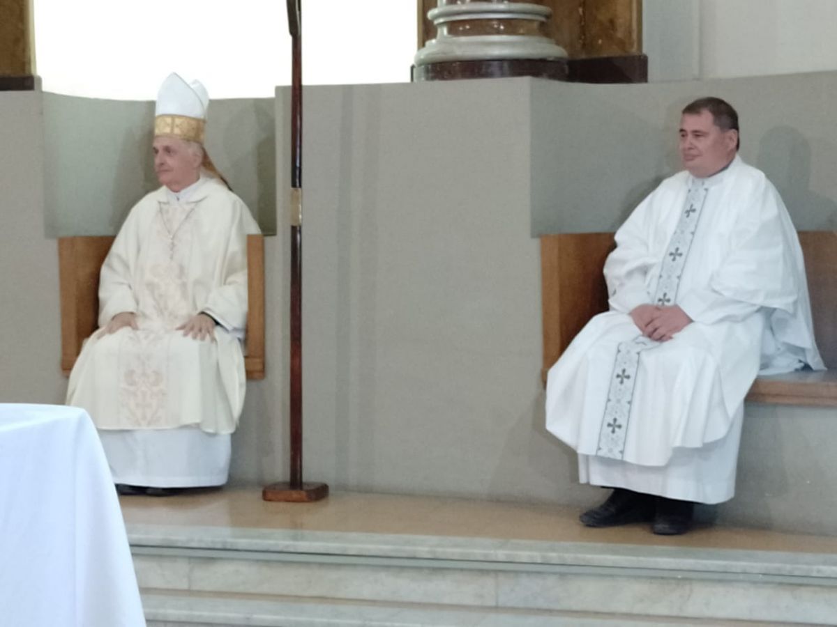 El Padre Mariano Cortés tomó posesión de la parroquia Santa Rosa de Lima