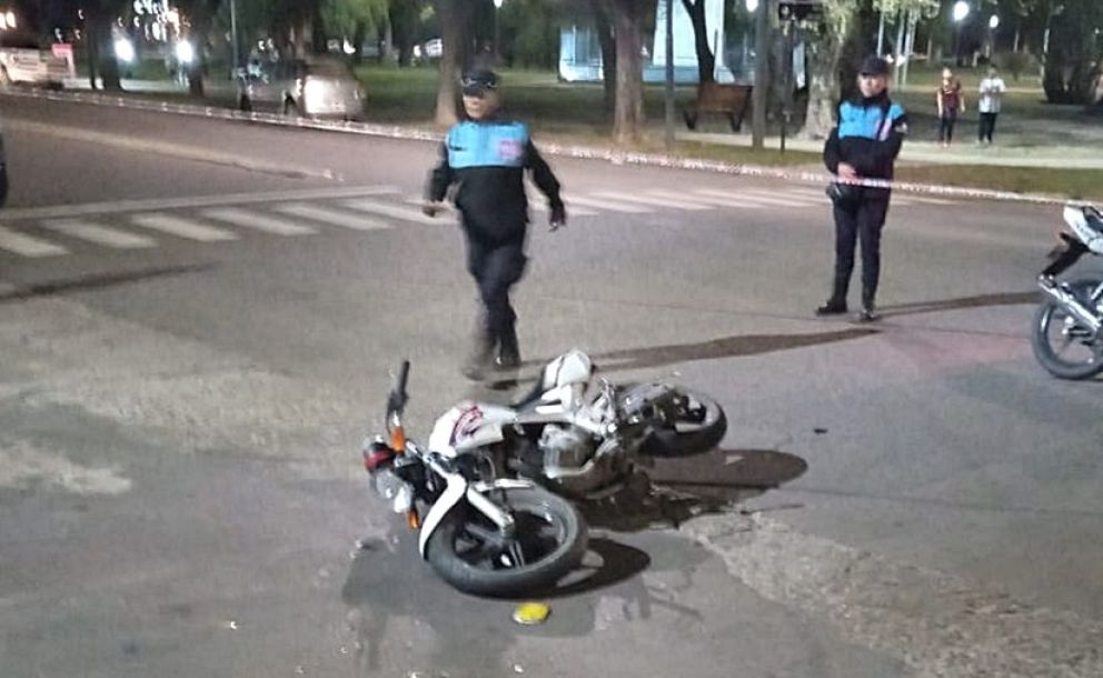Un joven cayó de su moto y terminó hospitalizado 