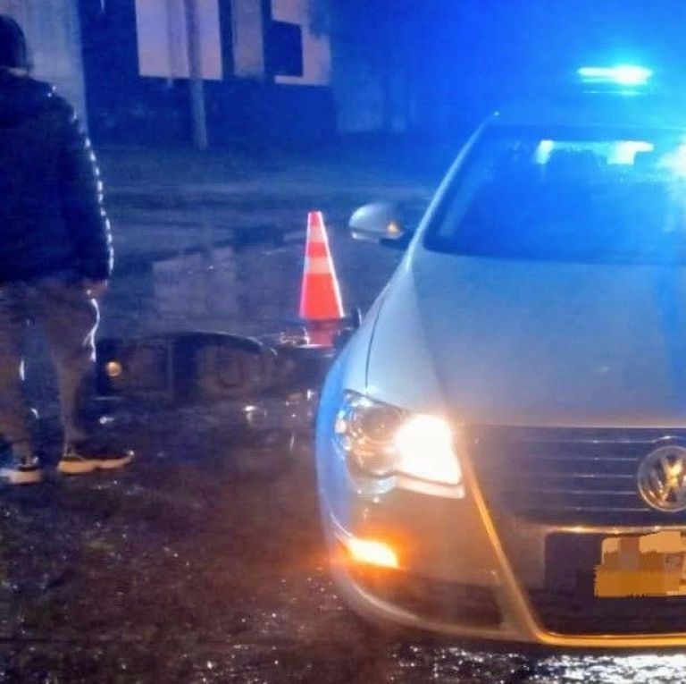 Un auto y una moto protagonizaron un siniestro vial