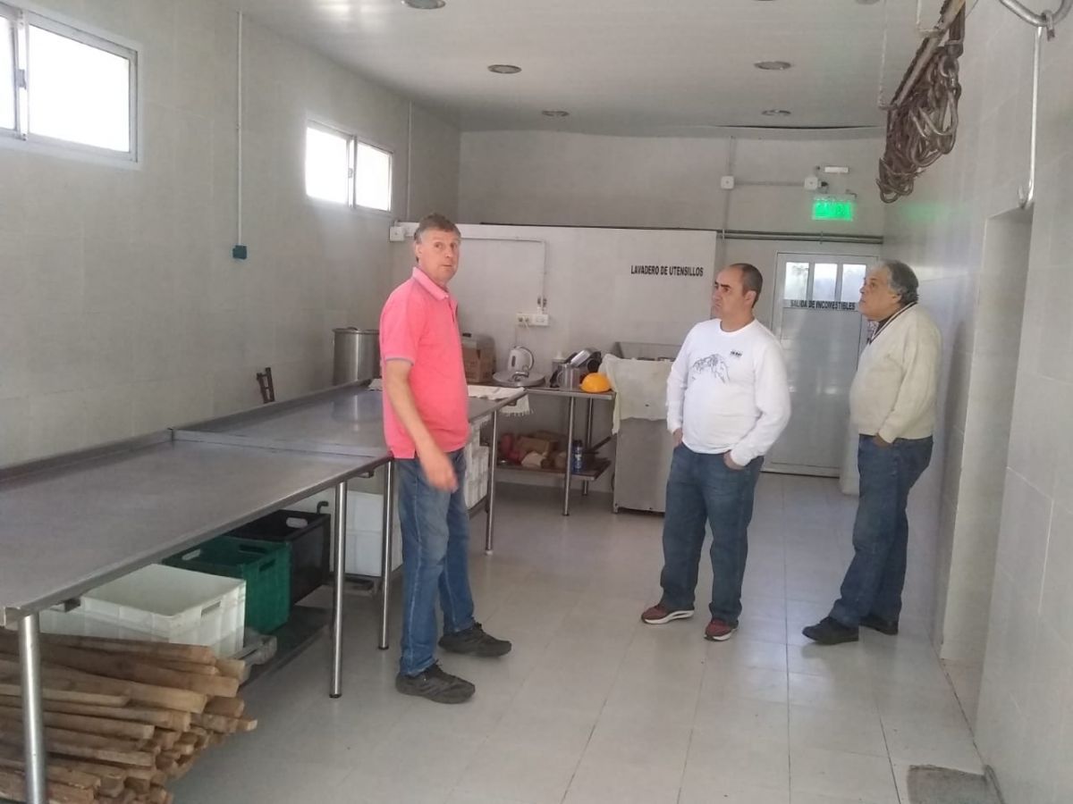 El "Chapu" Fernández continúa con su recorrida, en apoyo a la producción local