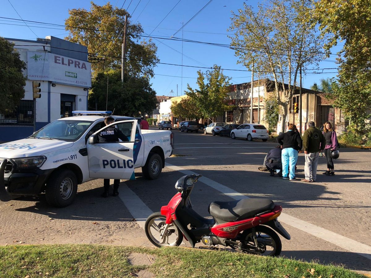 Accidente de tránsito entre dos motos: Uno de los involucrados se dio a la fuga 