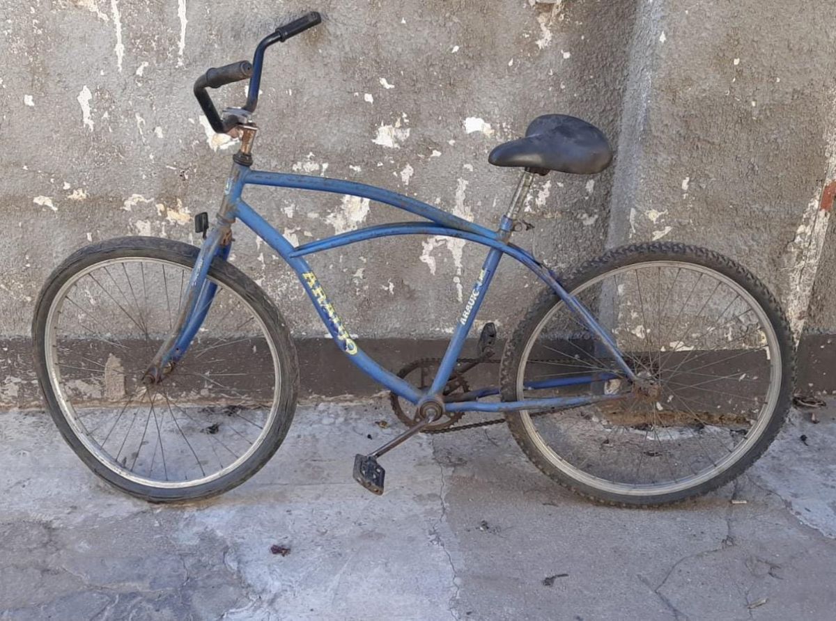 Robaron una moto, pero dejaron una bicicleta en el lugar