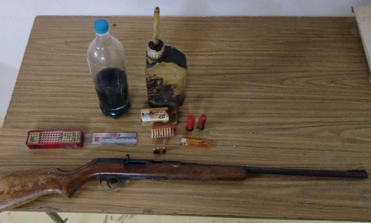 Allanan una vivienda en La Limpia: Encuentran armas, cartuchos y líquido inflamable