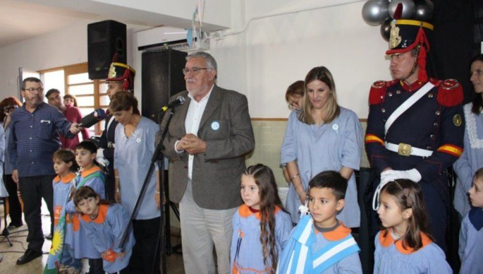 El Jardín 901 celebró sus 75 años con un emotivo acto y la presencia de Granaderos