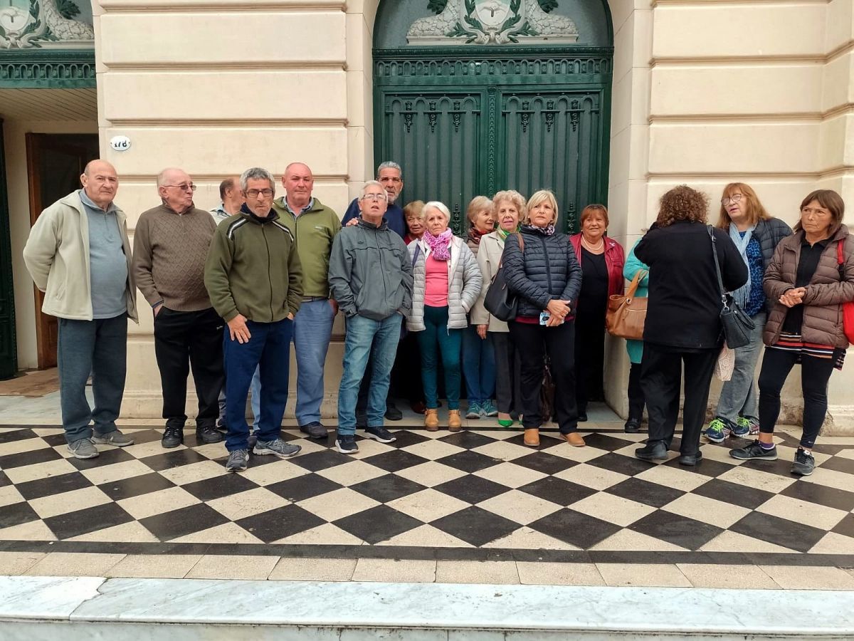 Jubilados municipales reclaman los aumentos salariales atrasados