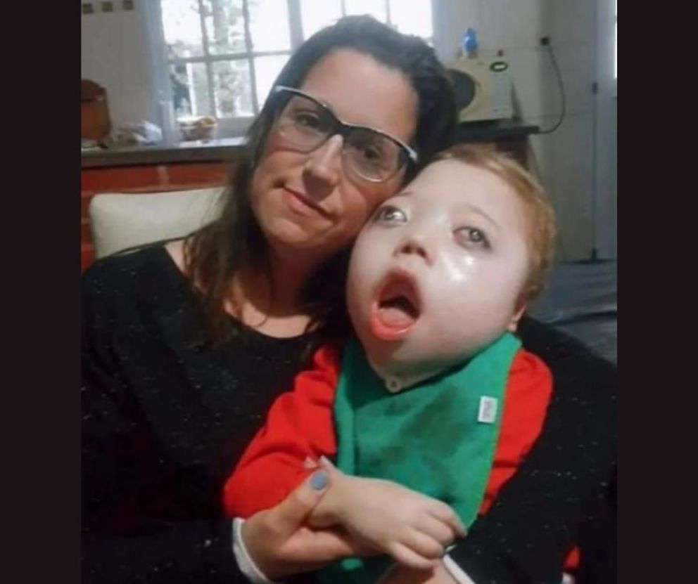 Mariela Sánchez habló con Bragado TV sobre la vida diaria de su hijo electrodependiente