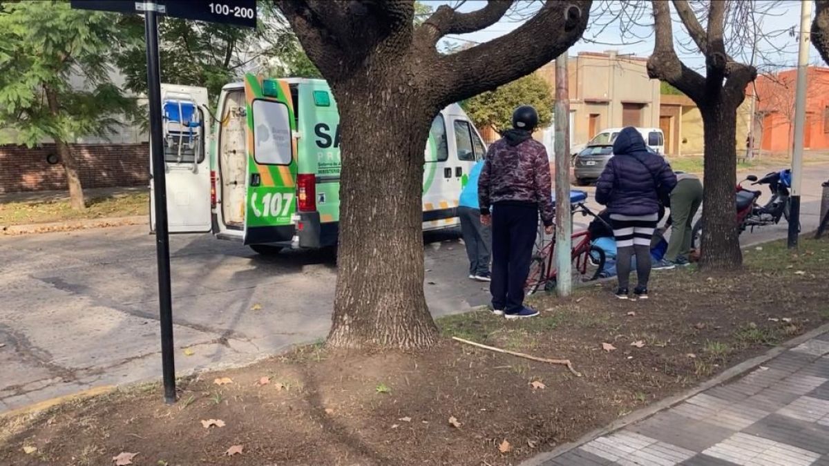Un ciclista sufrió un accidente en Roca y Gral Paz