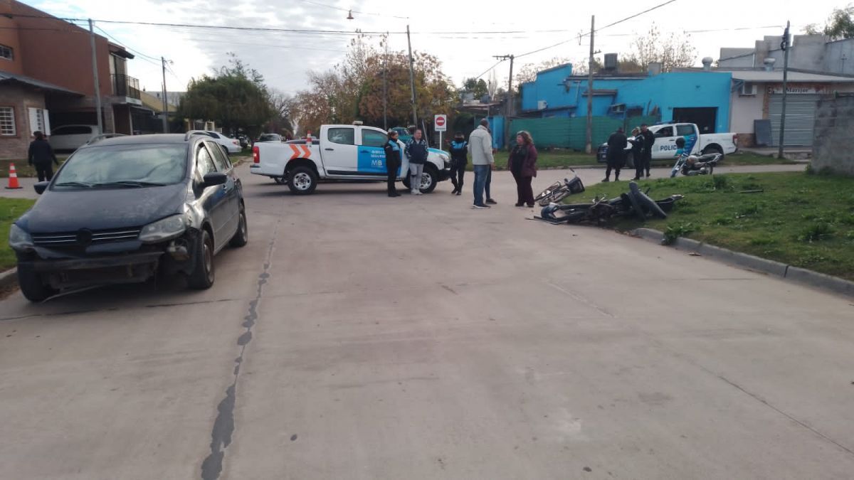 Chocaron un auto y una moto en 12 de Octubre y Palacios