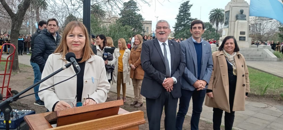 Alumnos de 4to grado de Primaria juraron lealtad a la Bandera 