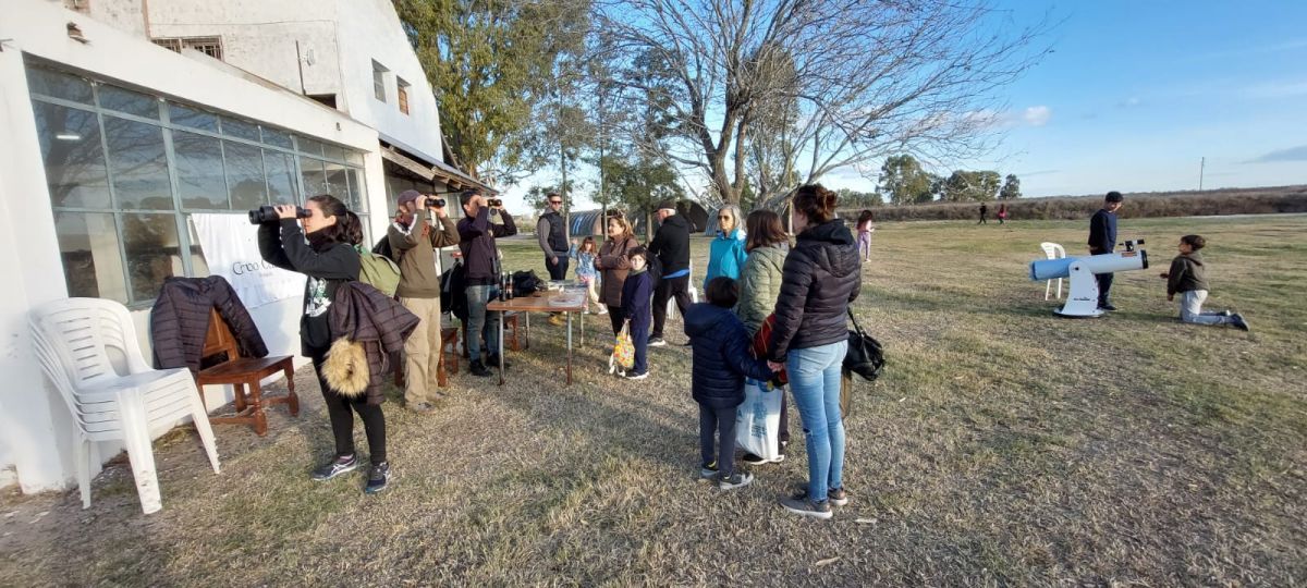 Una tarde diferente, con avistaje de aves y astronomía